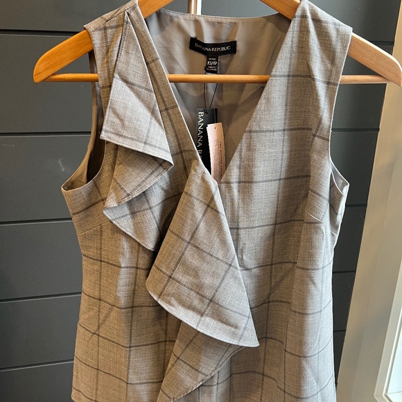 NWT Banana Republic Light Grey Camisole - Picture 3 of 6